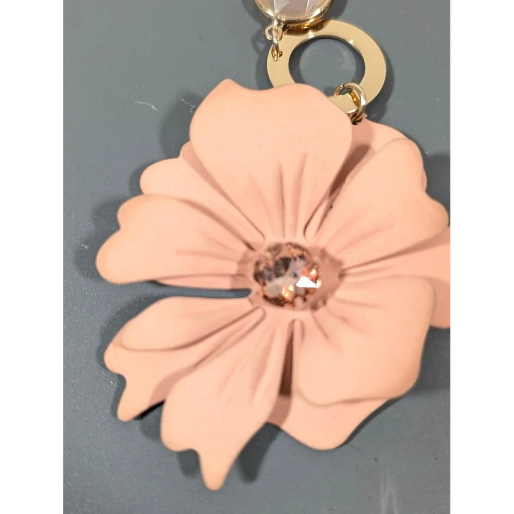 Cato Peach Flower Pendant Necklace 20